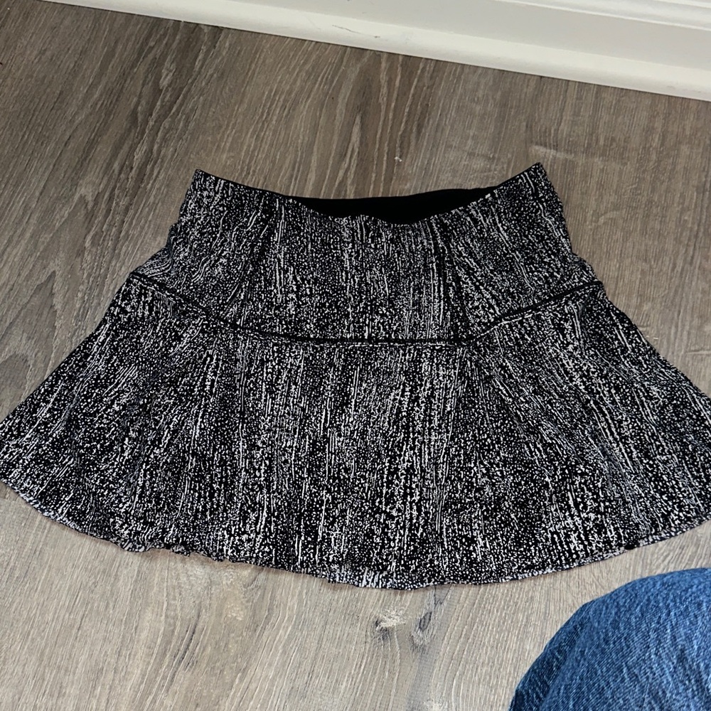 lululemon athletica Black and White patterned Skirt